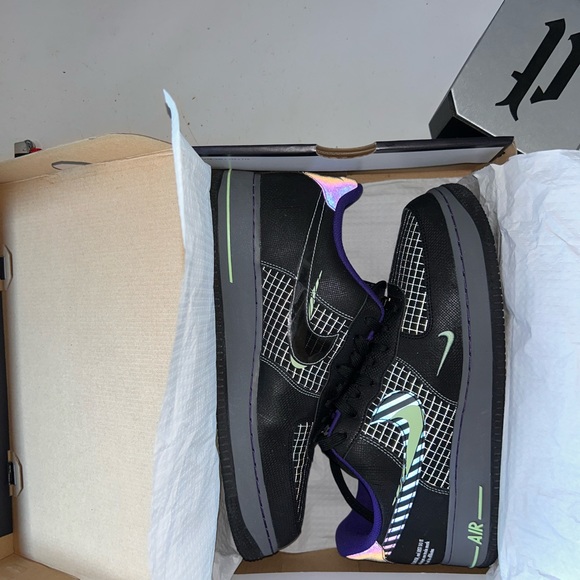 Nike Air Force 1s (Limited Release Glow In The Dark) Size 11 - Picture 2 of 3
